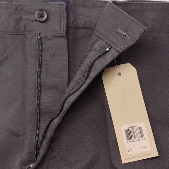 Levi's Men's Flat Front Carrier Cargo Shorts - Picture 8 of 12